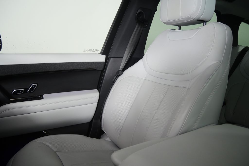 Thumbnail: 2023 Land Rover Range Rover Sport - 29