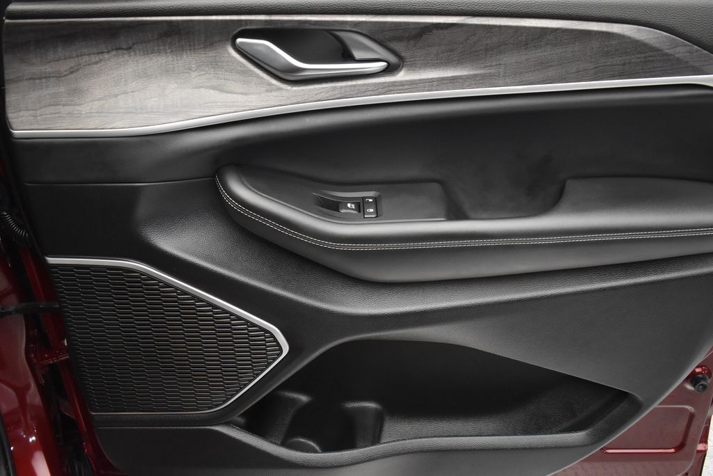 Thumbnail: 2022 Jeep Grand Cherokee - 26