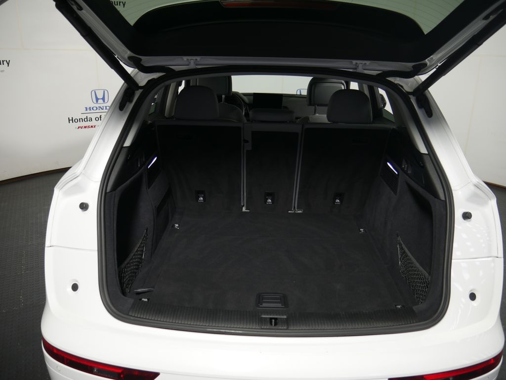 Thumbnail: 2021 Audi Q5 - 6