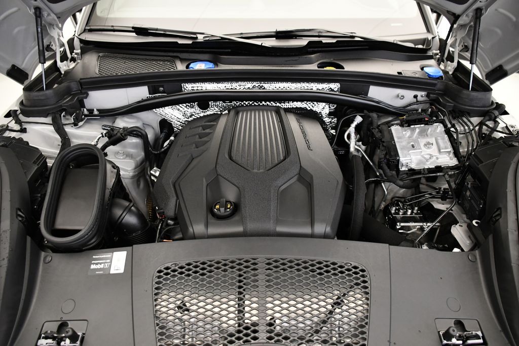 Thumbnail: 2026 Porsche Macan - 12