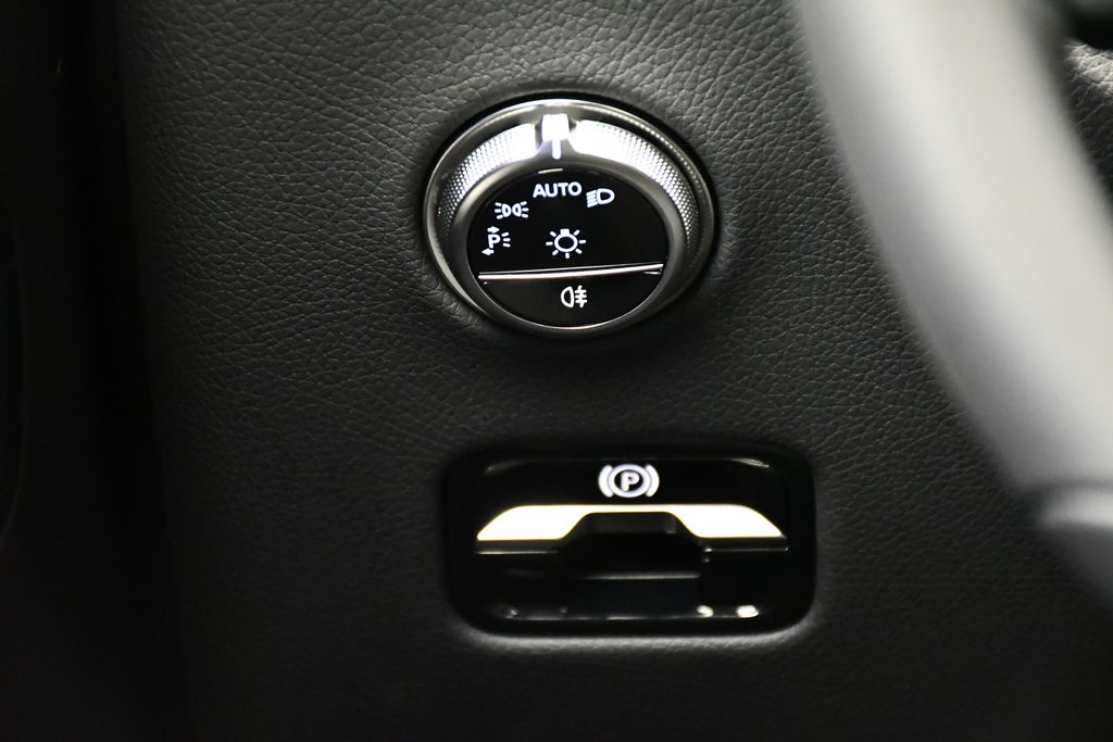 Thumbnail: 2026 Mercedes-Benz GLC - 21