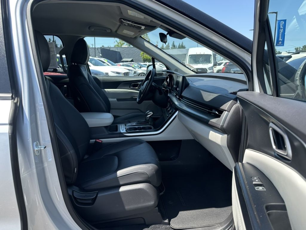 2022 Kia Carnival LXS
