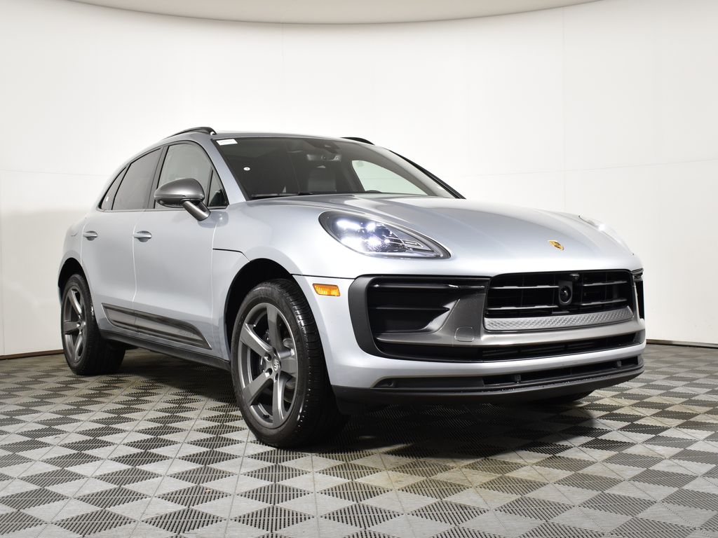 Thumbnail: 2026 Porsche Macan - 9