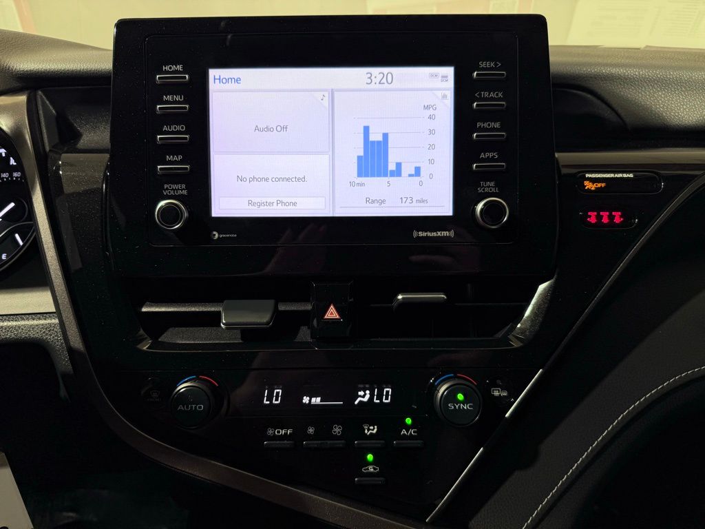 2023 Toyota Camry SE 24