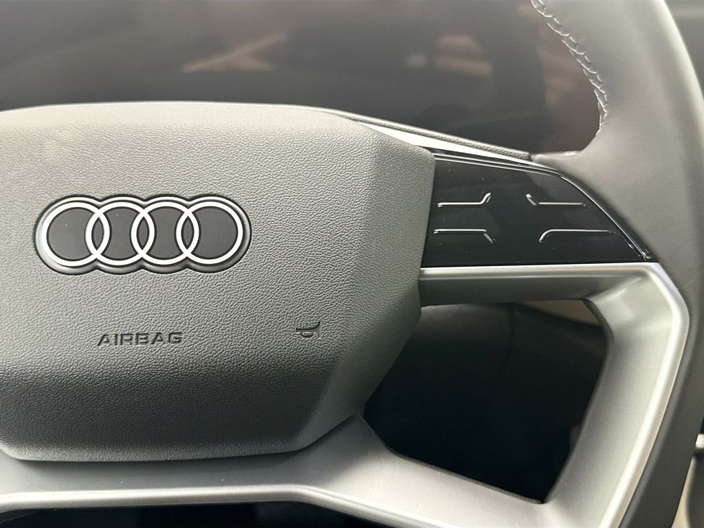 Thumbnail: 2025 Audi Q5 - 12