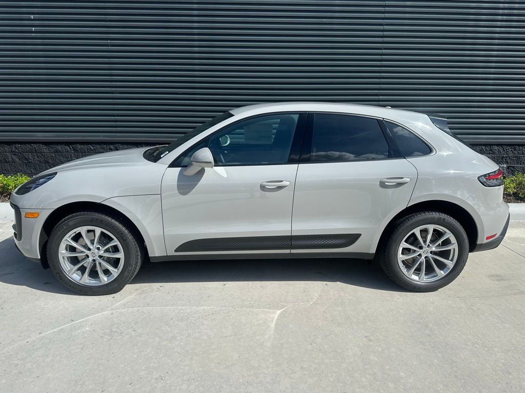 2025 Porsche Macan  2