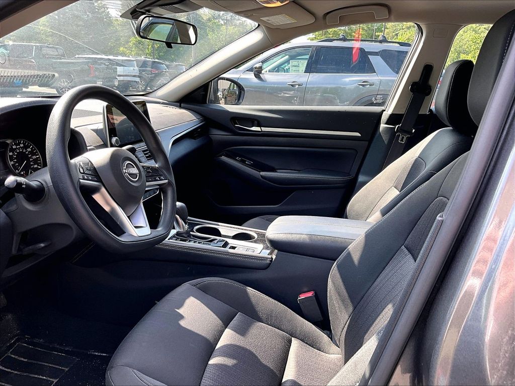 2023 Nissan Altima — photo 7