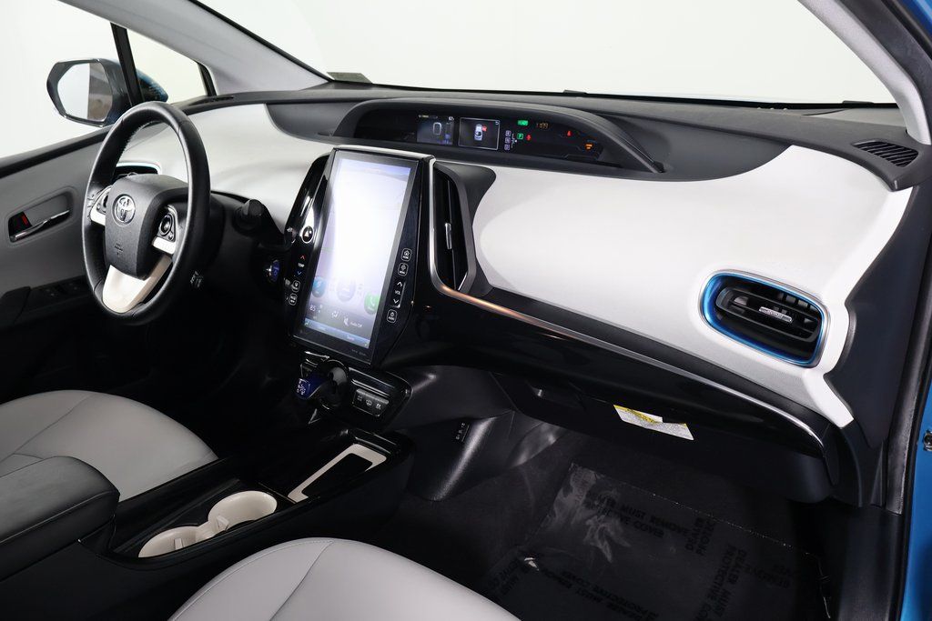 2017 Toyota Prius Prime Premium 9
