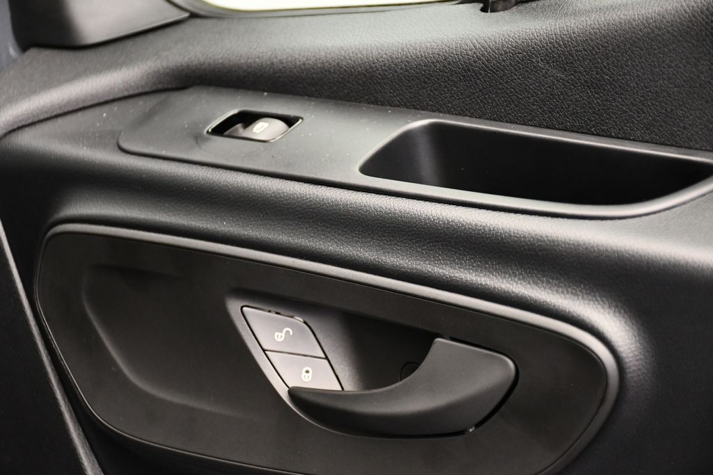 Thumbnail: 2025 Mercedes-Benz Sprinter - 31