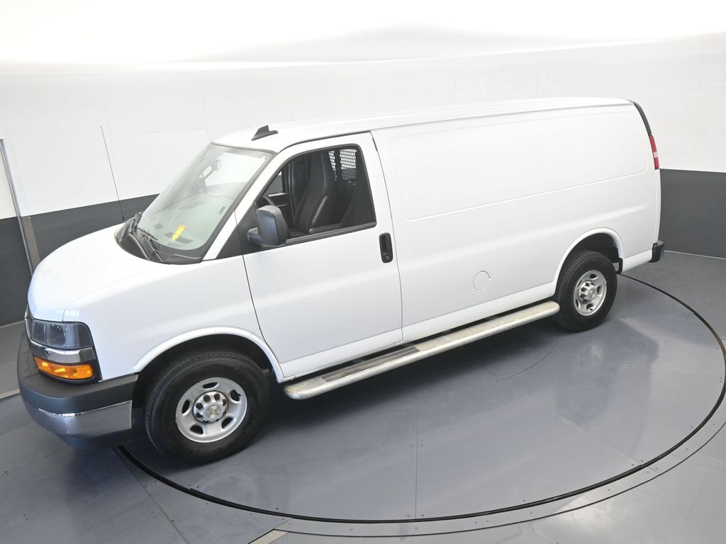 Used 2024 Summit White Chevrolet Work Van image 39