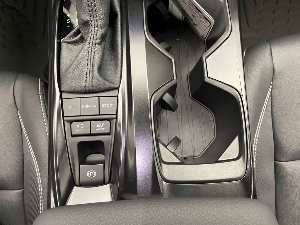 Thumbnail: 2025 Toyota Camry - 28
