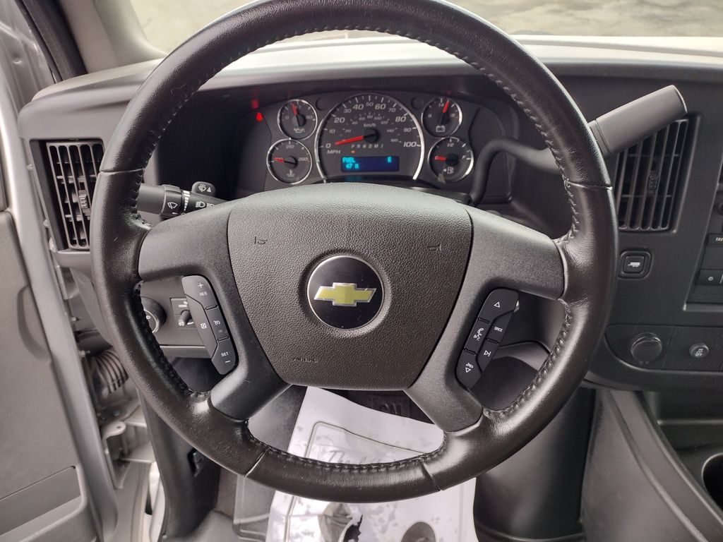 2022 Chevrolet Express 3500 LT photo