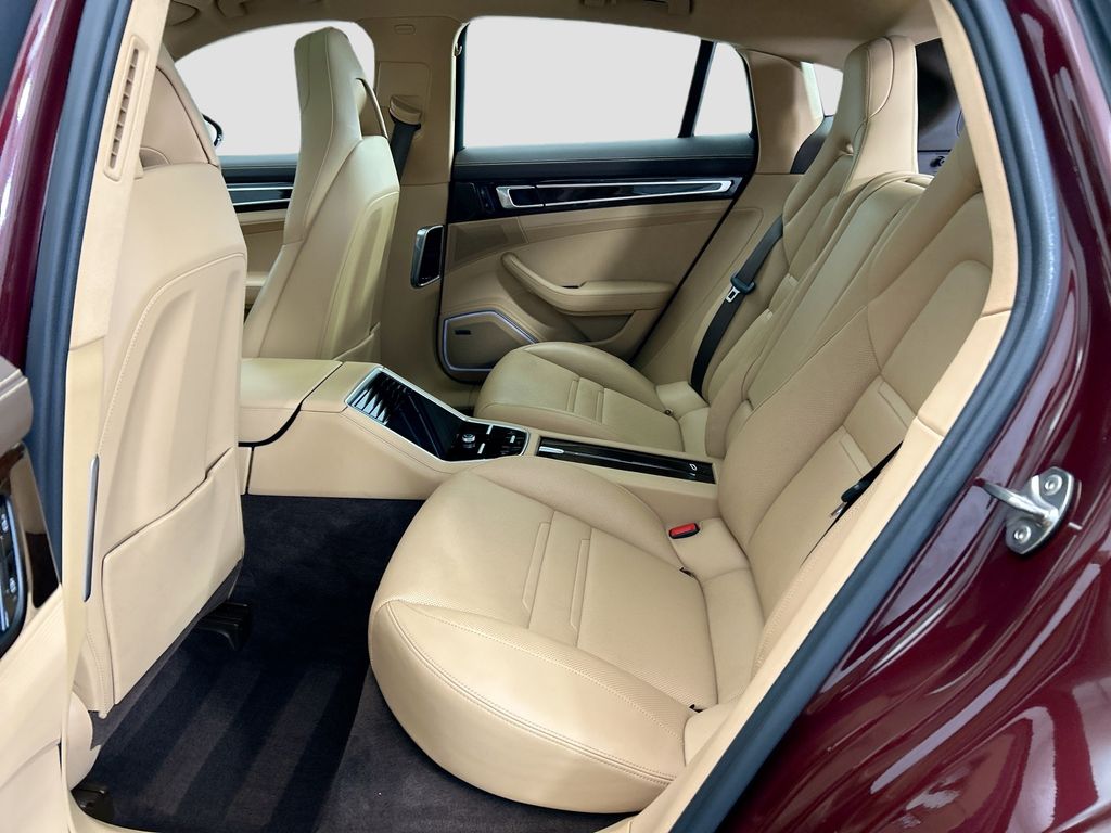 Thumbnail: 2019 Porsche Panamera - 19