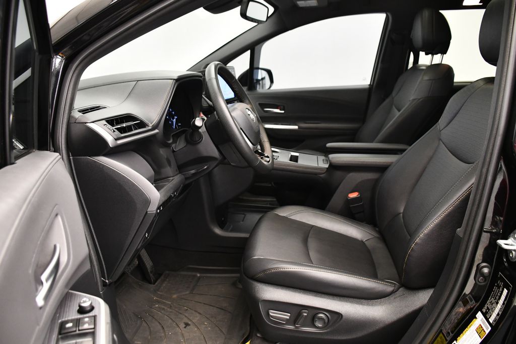 2023 Toyota Sienna XSE 30
