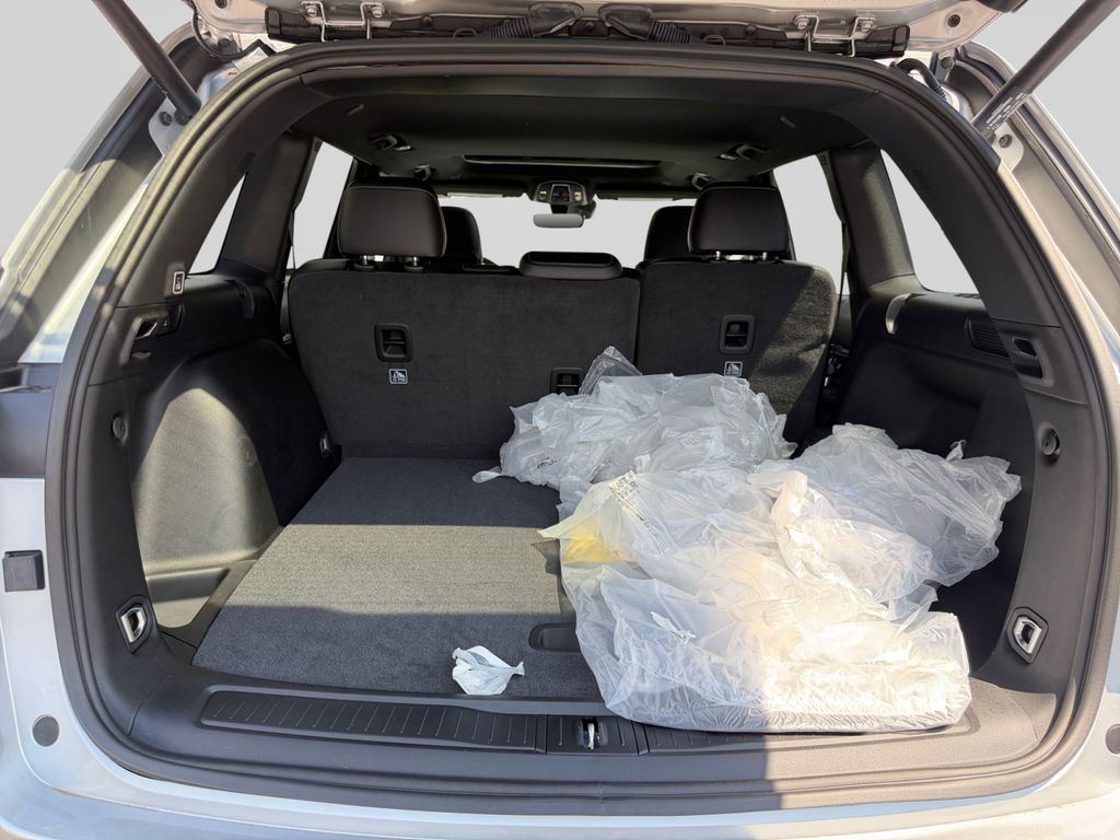 2026 Jeep Grand Cherokee Altitude Silver at South Hills CDJR