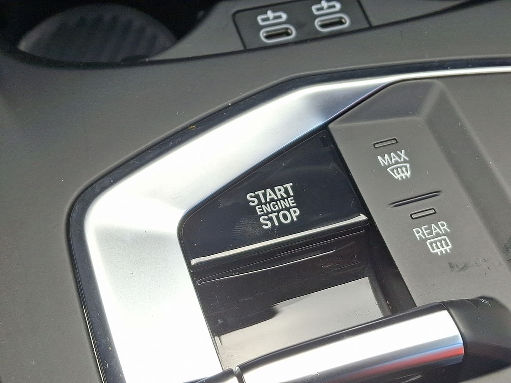 Thumbnail: 2025 BMW 2 Series - 25