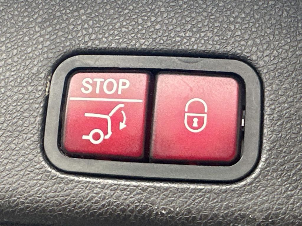 Thumbnail: 2018 Mercedes-Benz GLS - 26