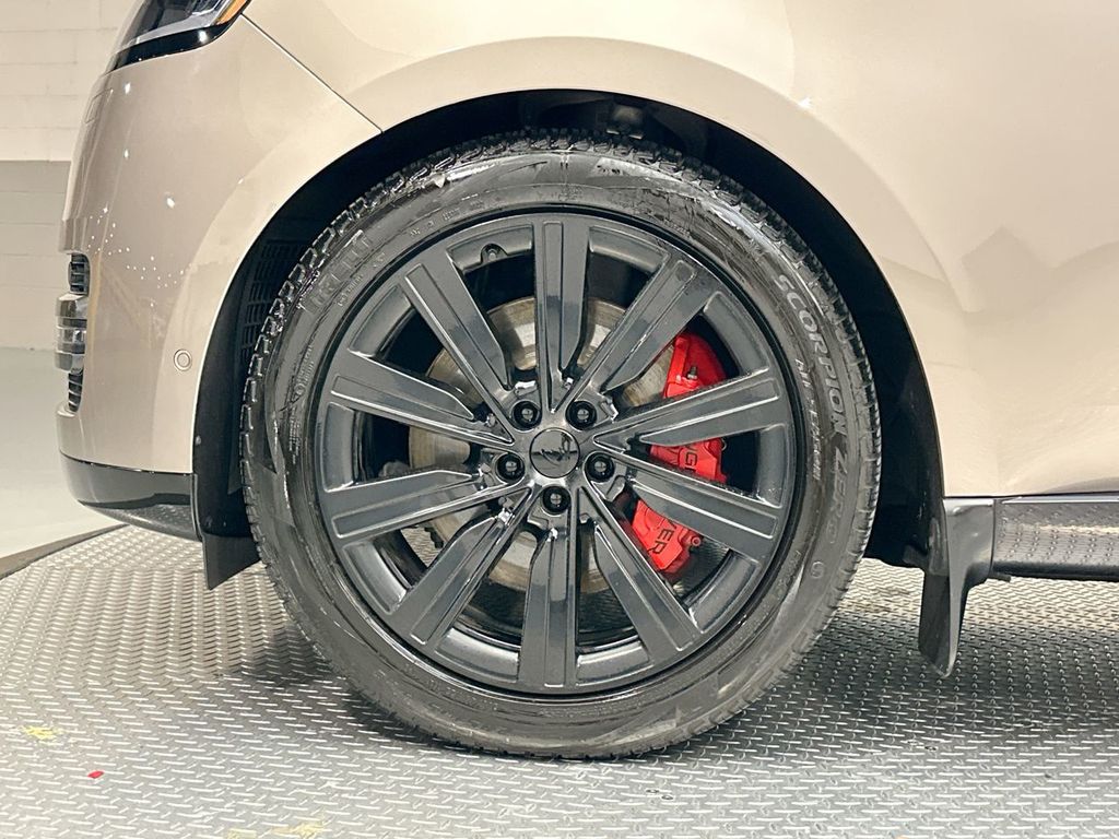 Thumbnail: 2023 Land Rover Range Rover - 5