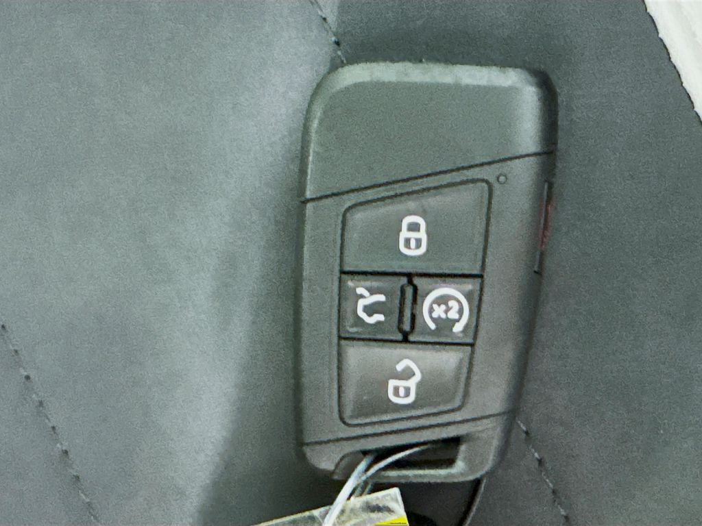 Used Car 2025 Volkswagen Taos  1.5t Se For Sale Under $25,000 In Austin, Texas