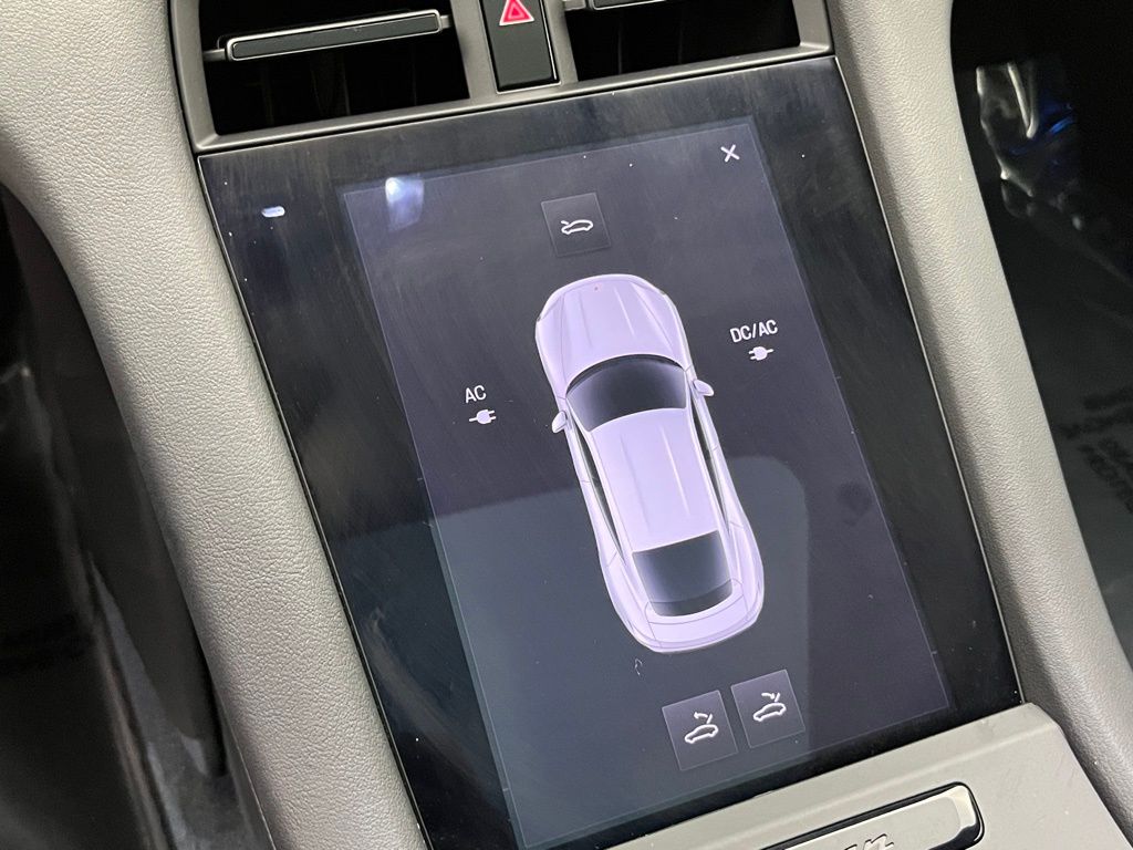 Thumbnail: 2023 Porsche Taycan - 18