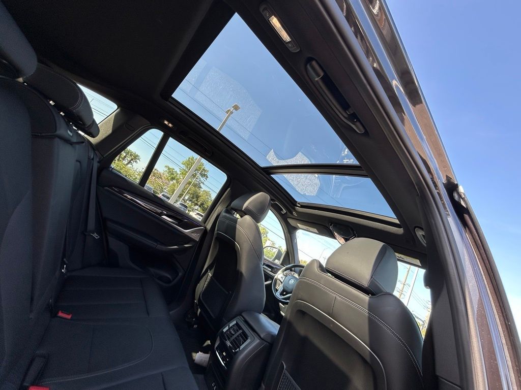 Used 2024 Dark Graphite Metallic BMW sDrive30i image 62