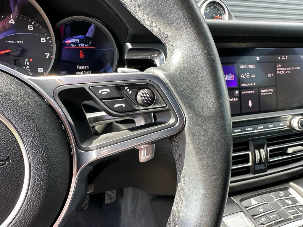 Thumbnail: 2019 Porsche Macan - 19