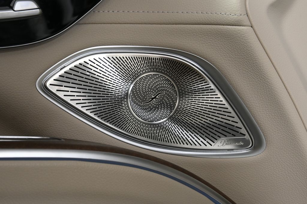 Thumbnail: 2023 Mercedes-Benz EQS - 30