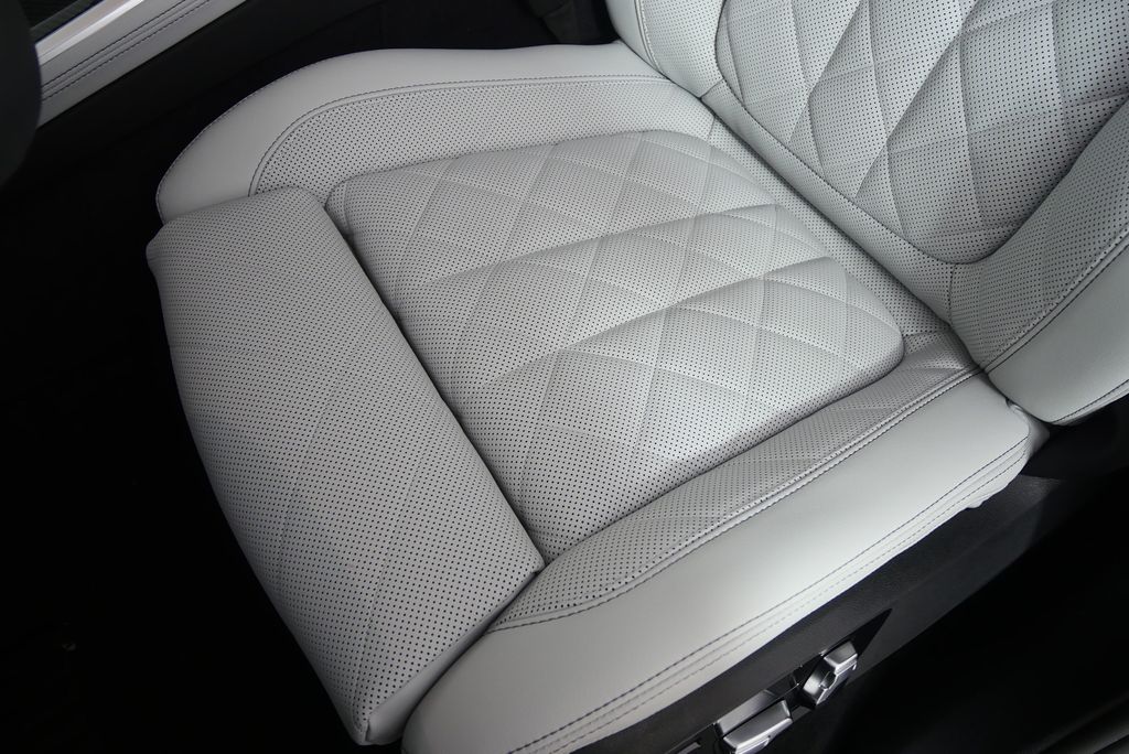 Thumbnail: 2026 BMW X5 - 9
