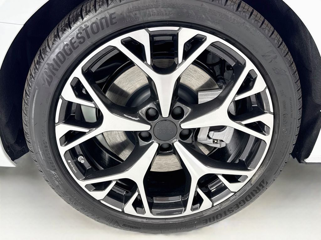 Thumbnail: 2026 Audi A6 - 32