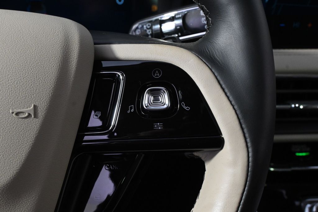 New 2026 White Lincoln Reserve image 35