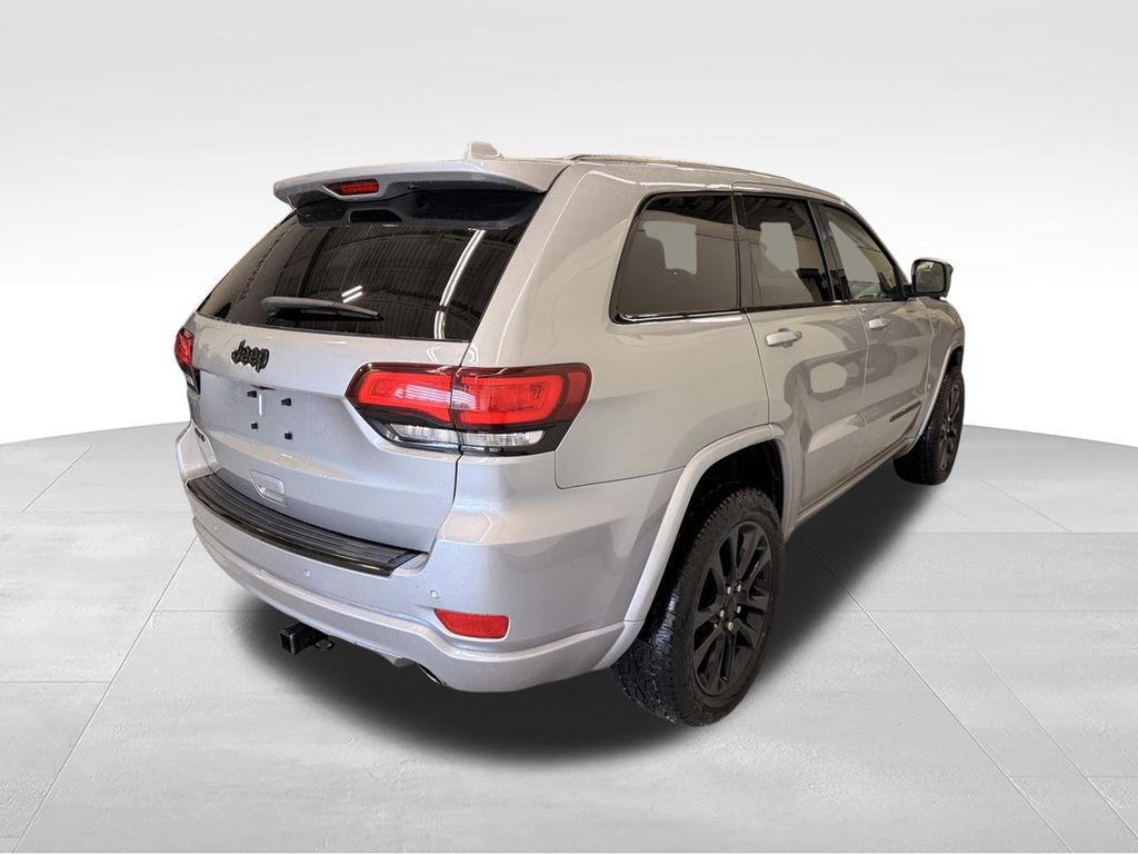 Thumbnail: 2018 Jeep Grand Cherokee - 6