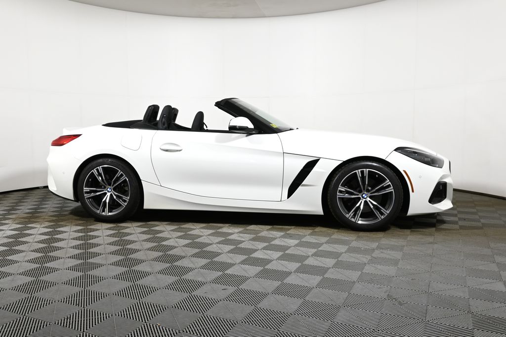 Thumbnail: 2024 BMW Z4 - 16