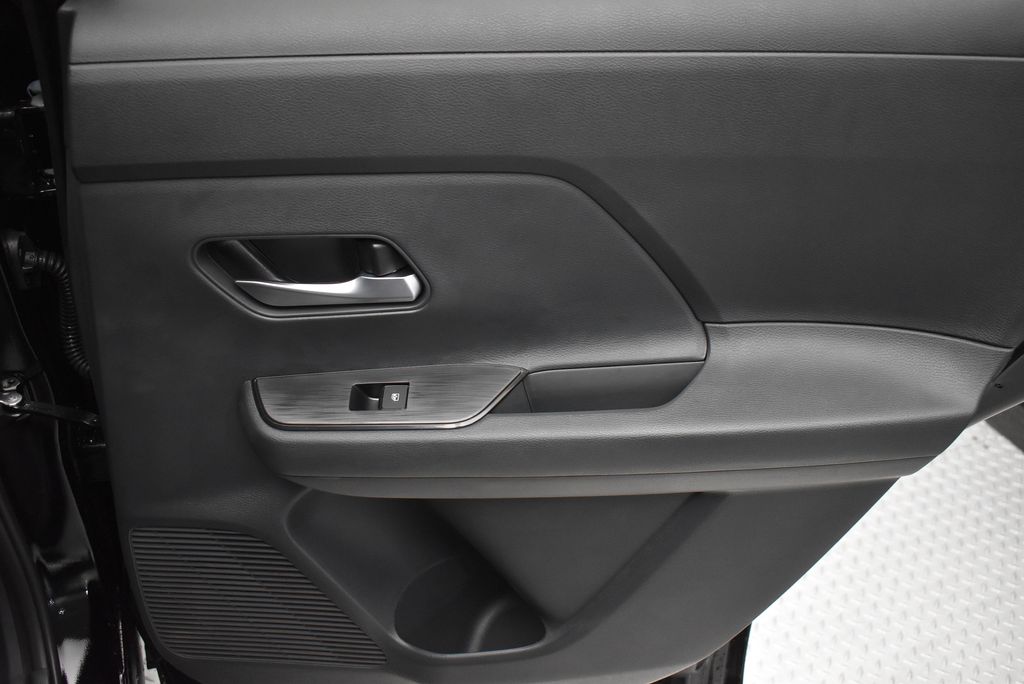 Thumbnail: 2026 Nissan Kicks - 28