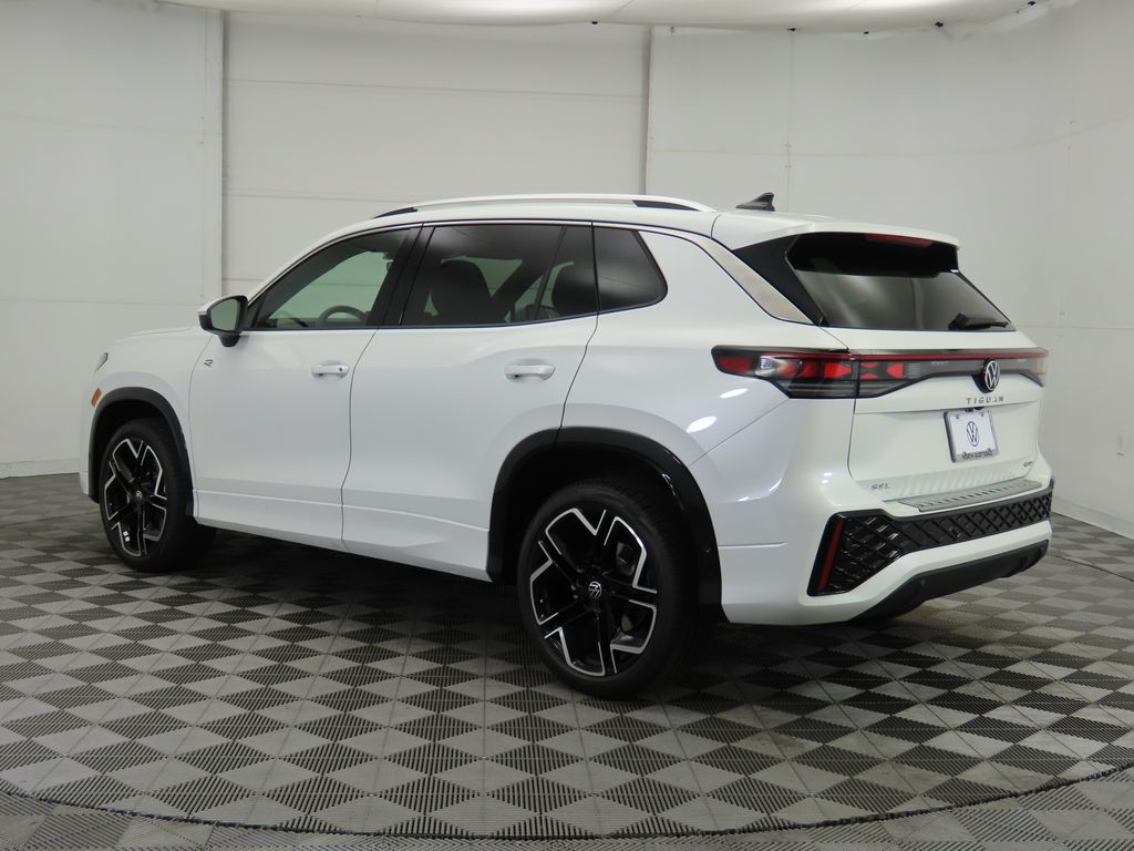 2025 Volkswagen Tiguan SE R-Line 8