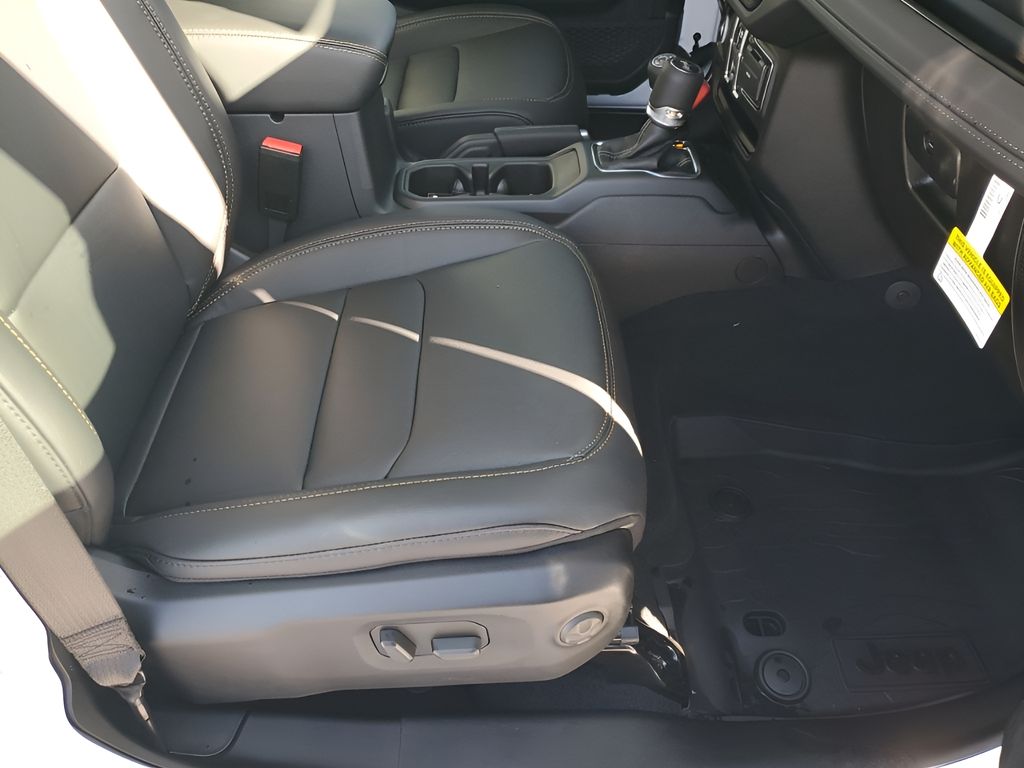 New 2026 White/off-white Jeep Sahara image 16