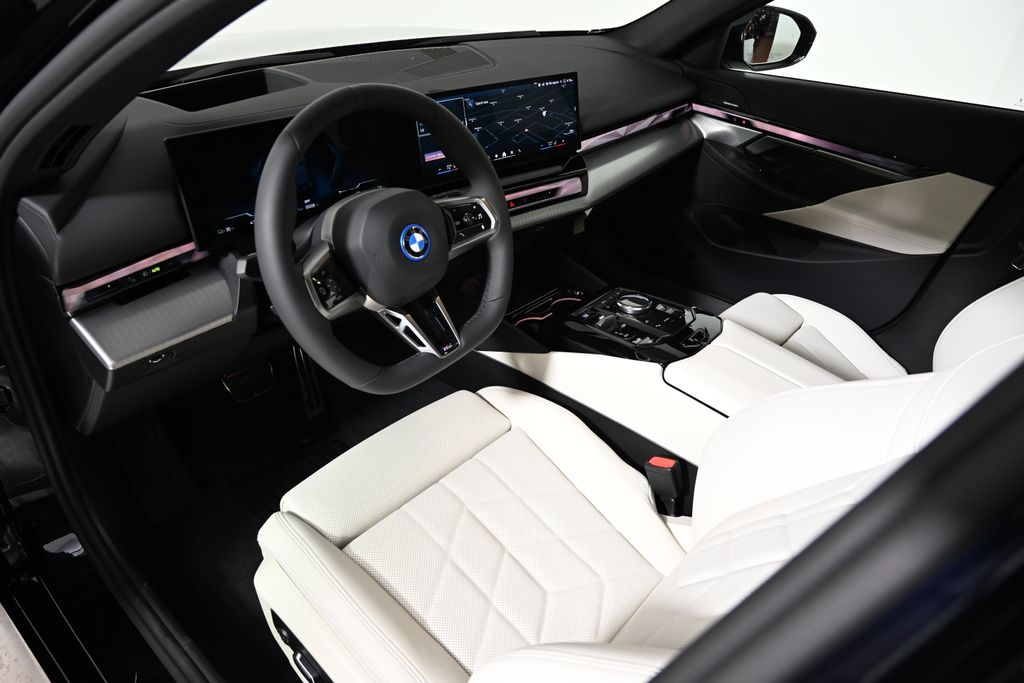 2025 BMW i5 xDrive40 15