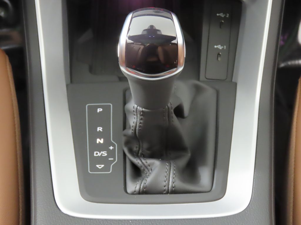 Thumbnail: 2025 Audi Q3 - 23