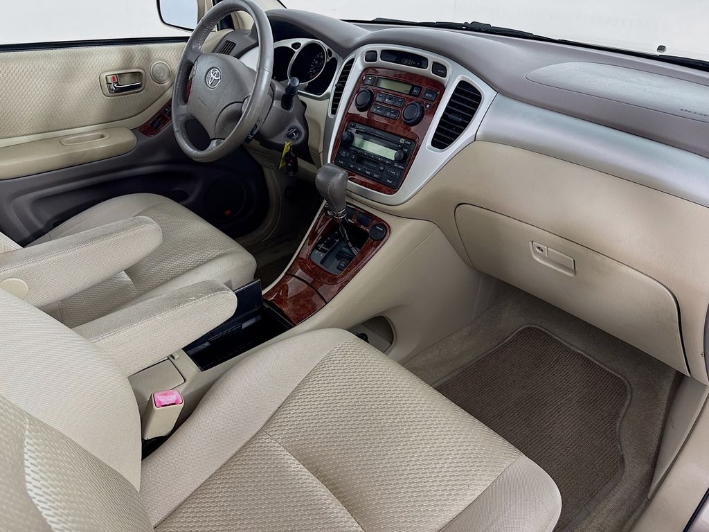 Used Car 2004 Toyota Highlander  V6 For Sale Under $10,000 In Austin, Texas