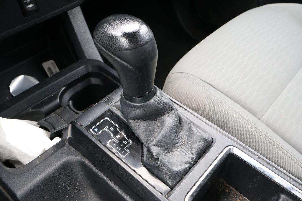 2019 Toyota Tacoma SR 28