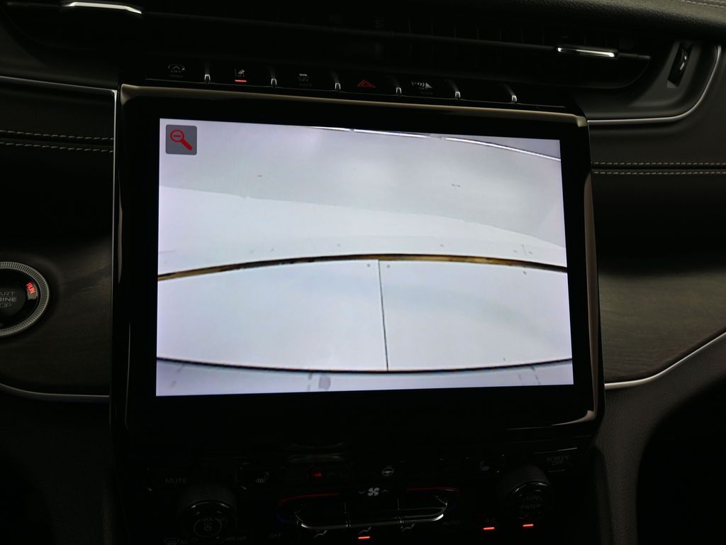 Used 2024 Midnight Sky Jeep Limited image 21