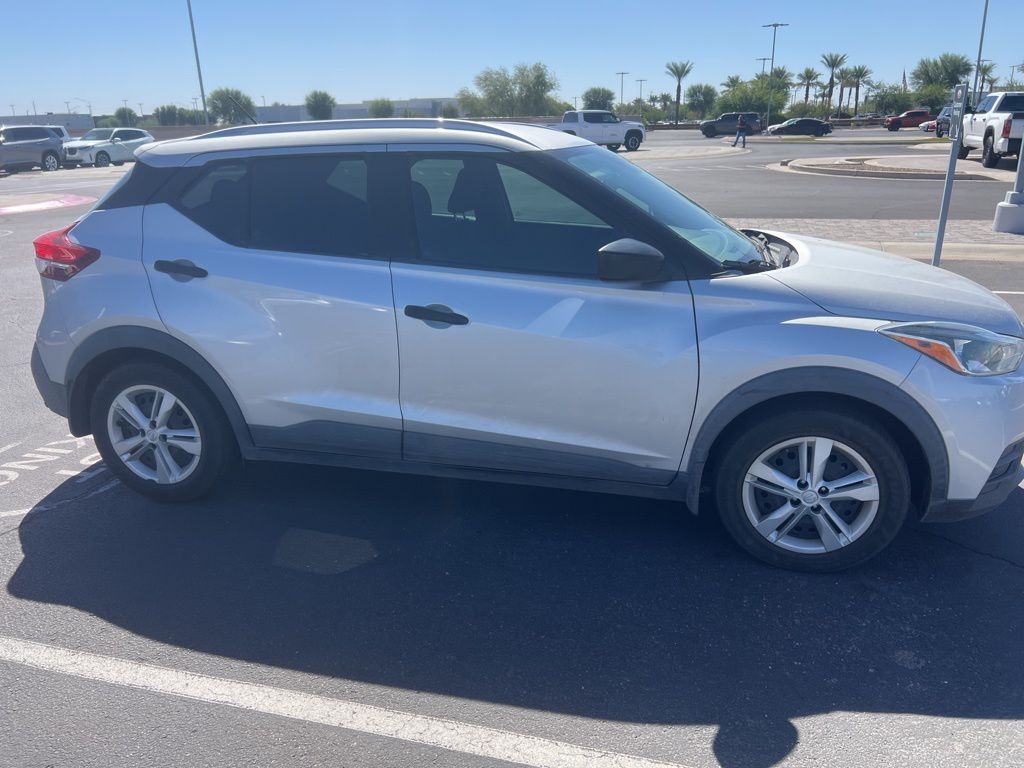 Thumbnail: 2019 Nissan Kicks - 3
