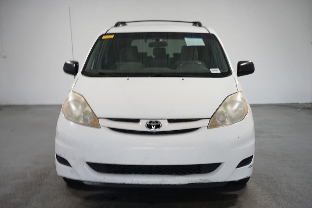 2008 Toyota Sienna LE 2