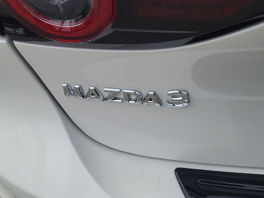 2026 Mazda Mazda3 Premium - Photo 8