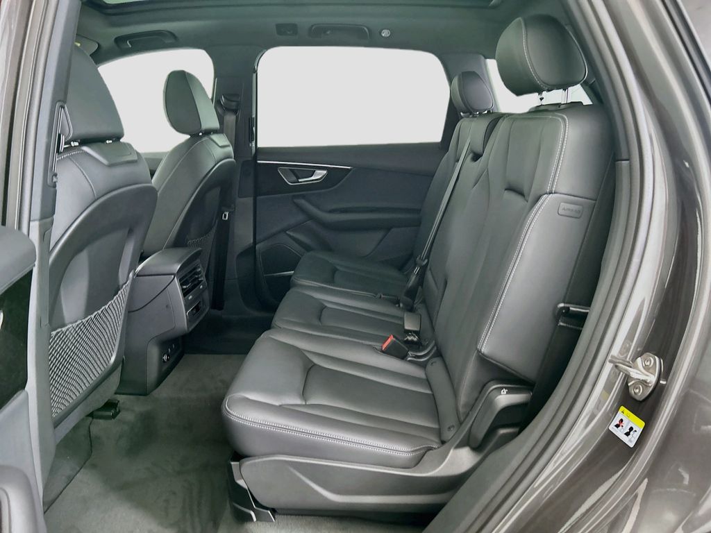 Thumbnail: 2026 Audi Q7 - 20