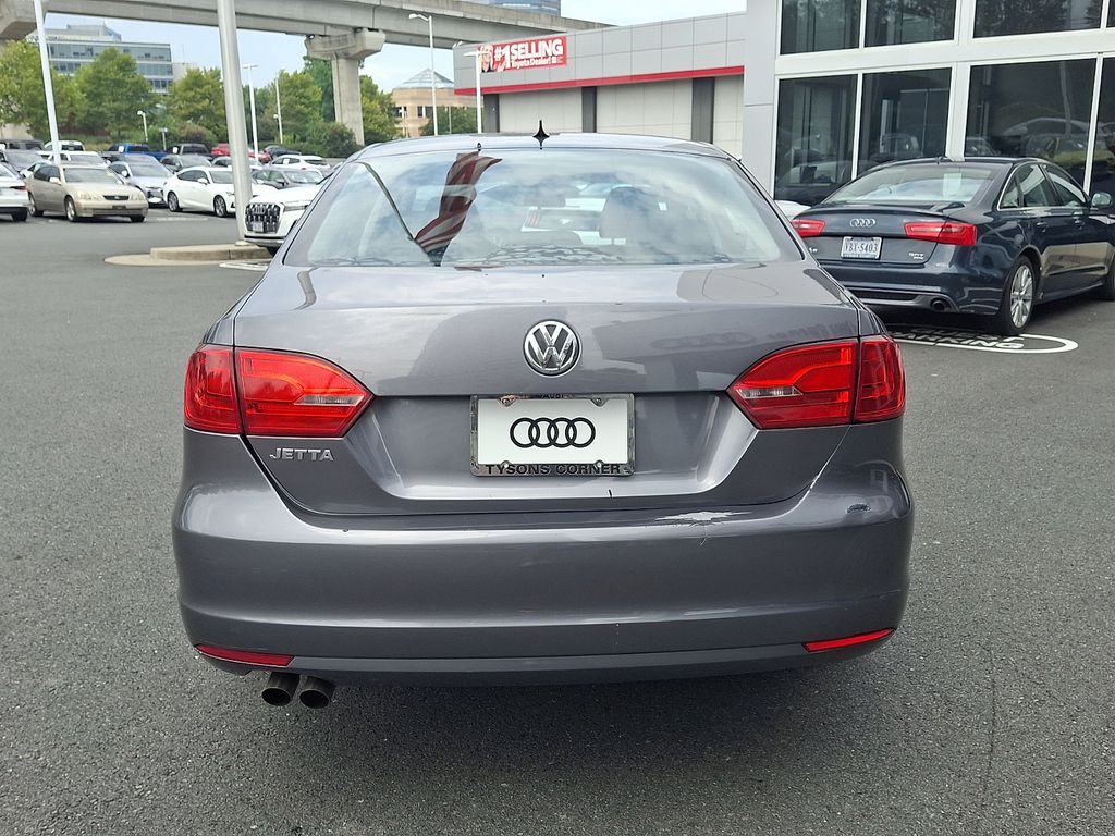 Thumbnail: 2012 Volkswagen Jetta - 5