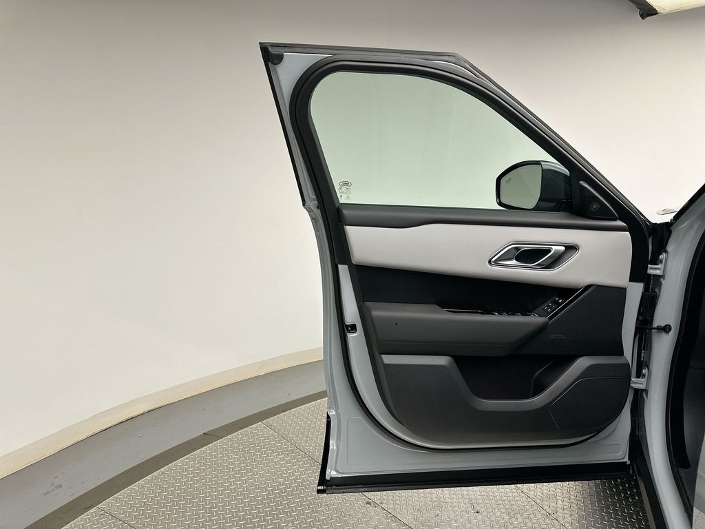 Thumbnail: 2026 Land Rover Range Rover Velar - 17