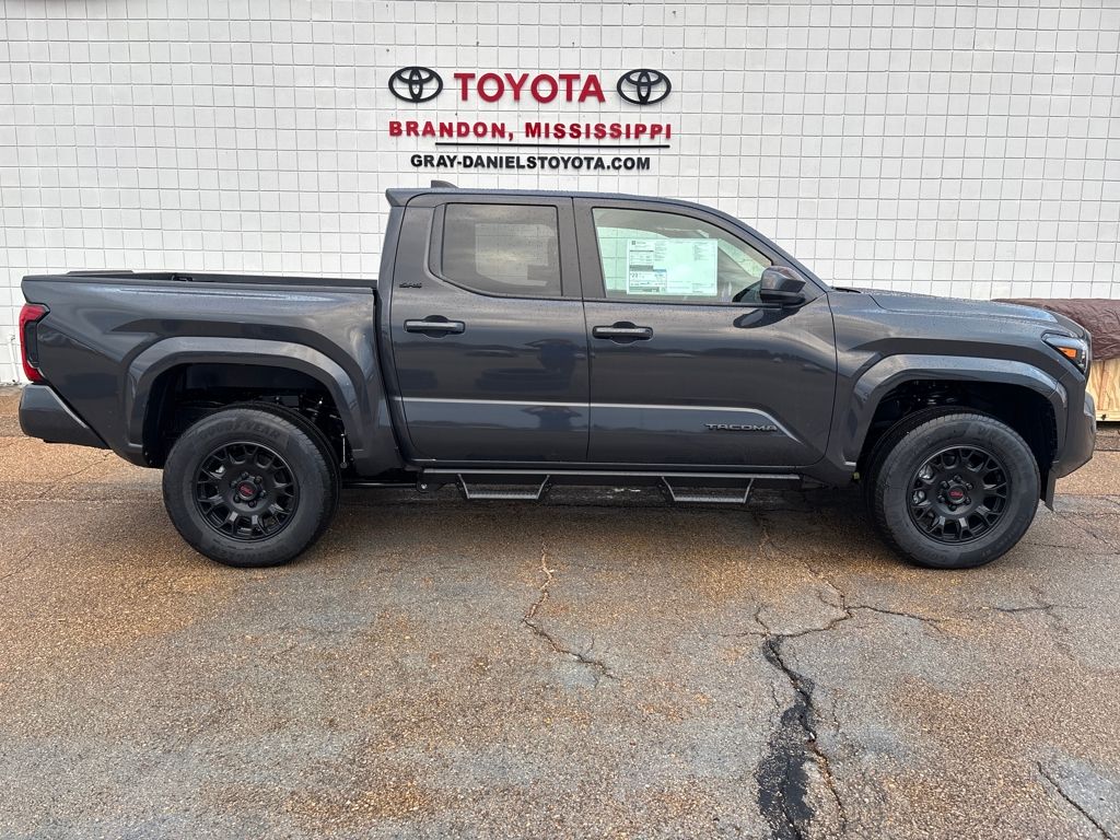 2025 Toyota Tacoma SR5's photo