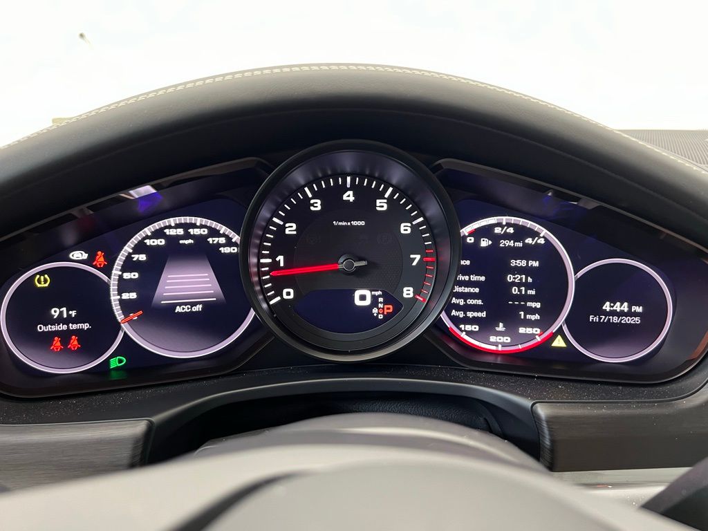 Thumbnail: 2023 Porsche Panamera - 9