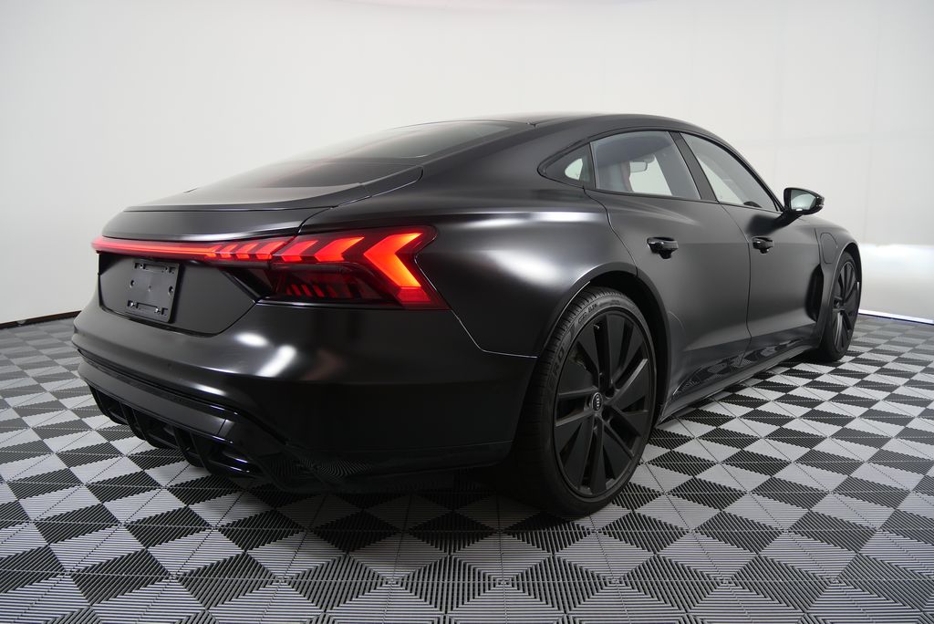 Thumbnail: 2022 Audi e-tron GT - 3