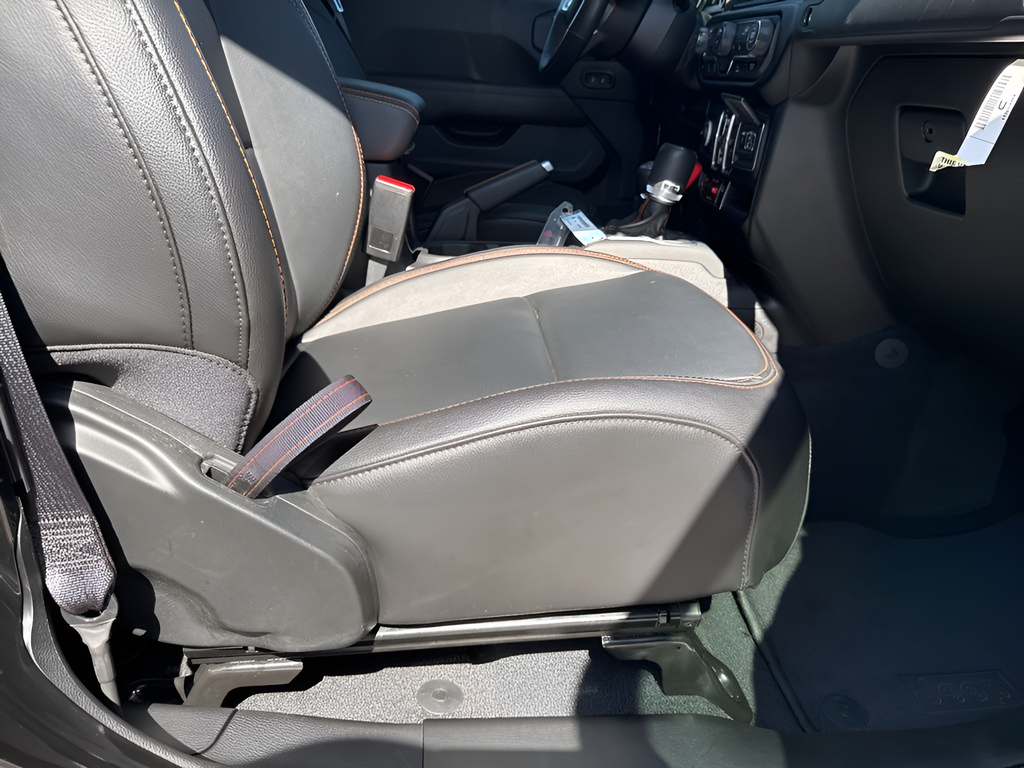 Used Car 2023 Jeep Gladiator  Mojave For Sale Under $40,000 In Austin, Texas